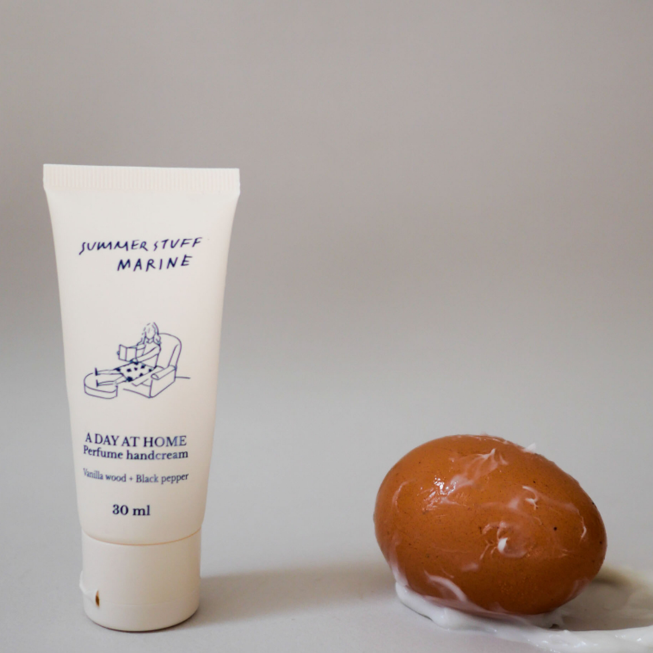 A DAY AT HOME HAND CREAM