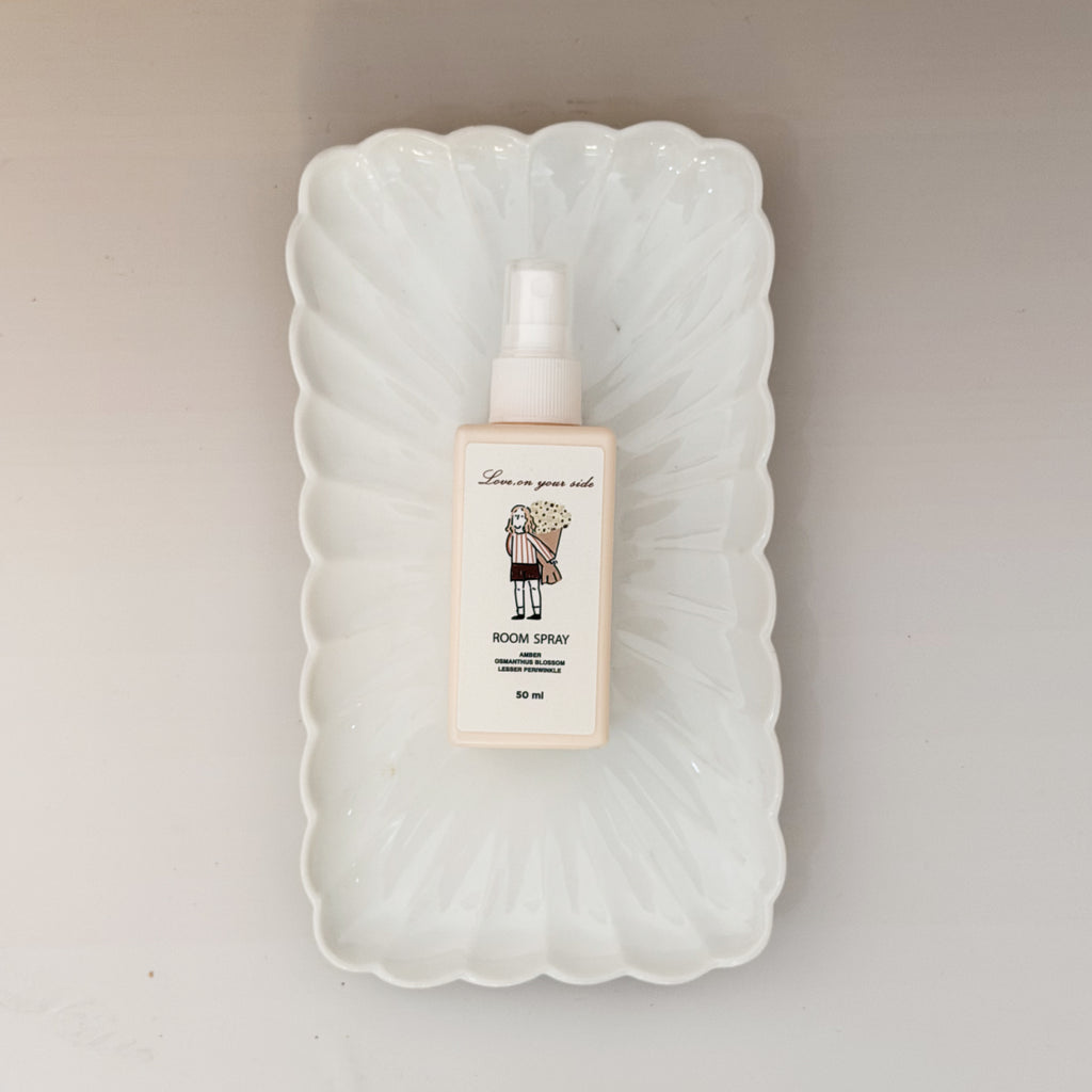 LOVE ON YOUR SIDE ROOM SPRAY