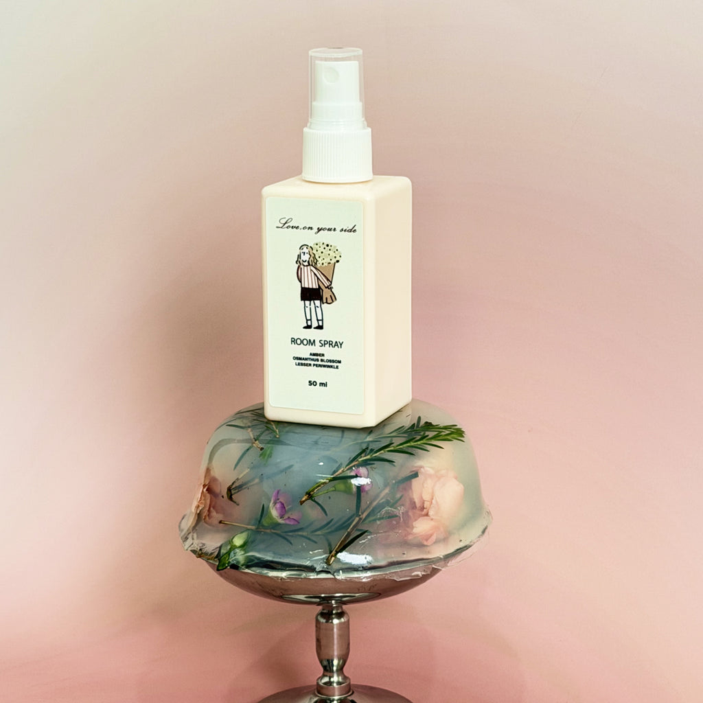 LOVE ON YOUR SIDE ROOM SPRAY
