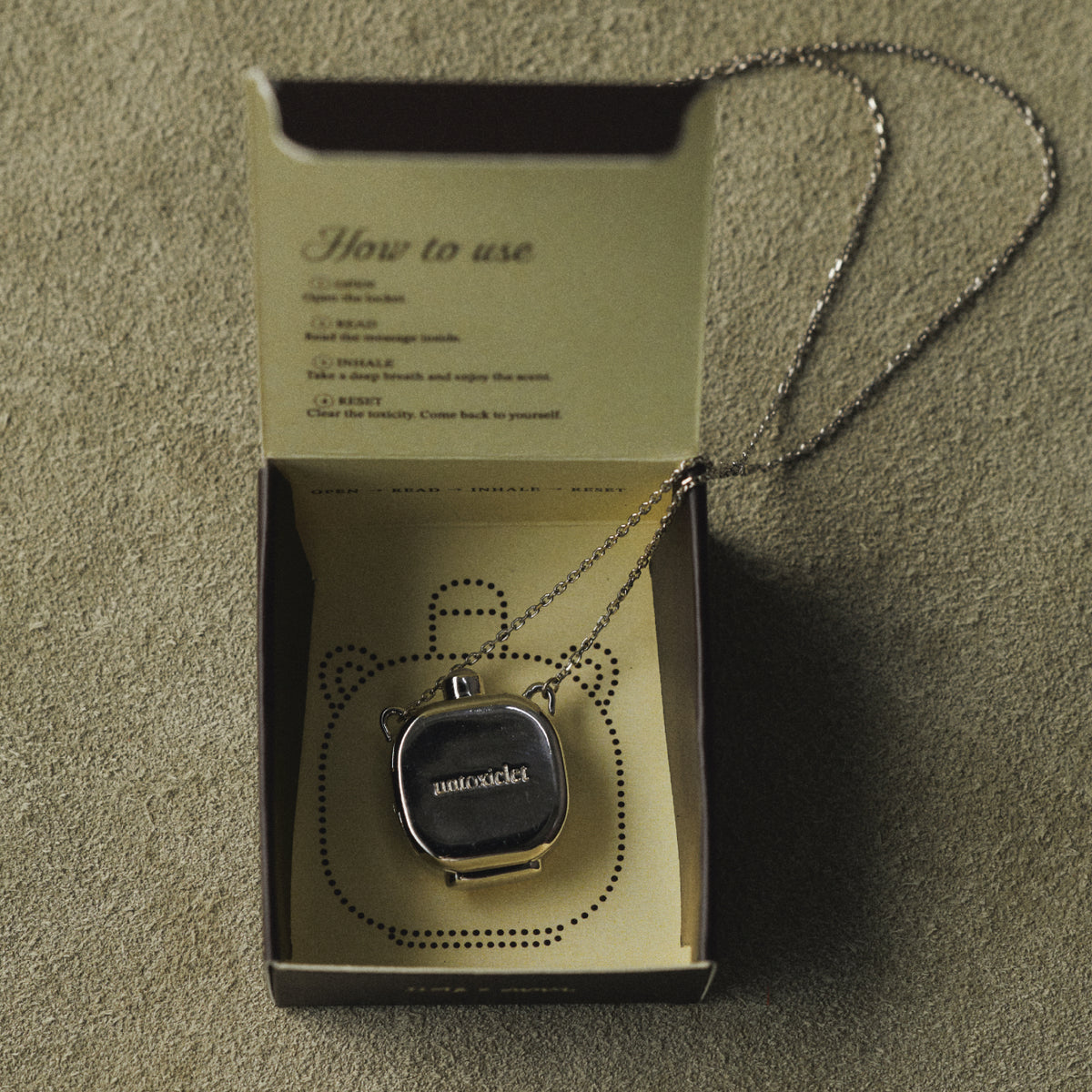 UNTOXICLET - LOCKET PERFUME BALM NECKLACE